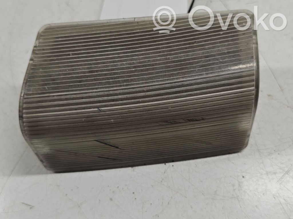 Chrysler Pacifica Luz interna puerta delantera 