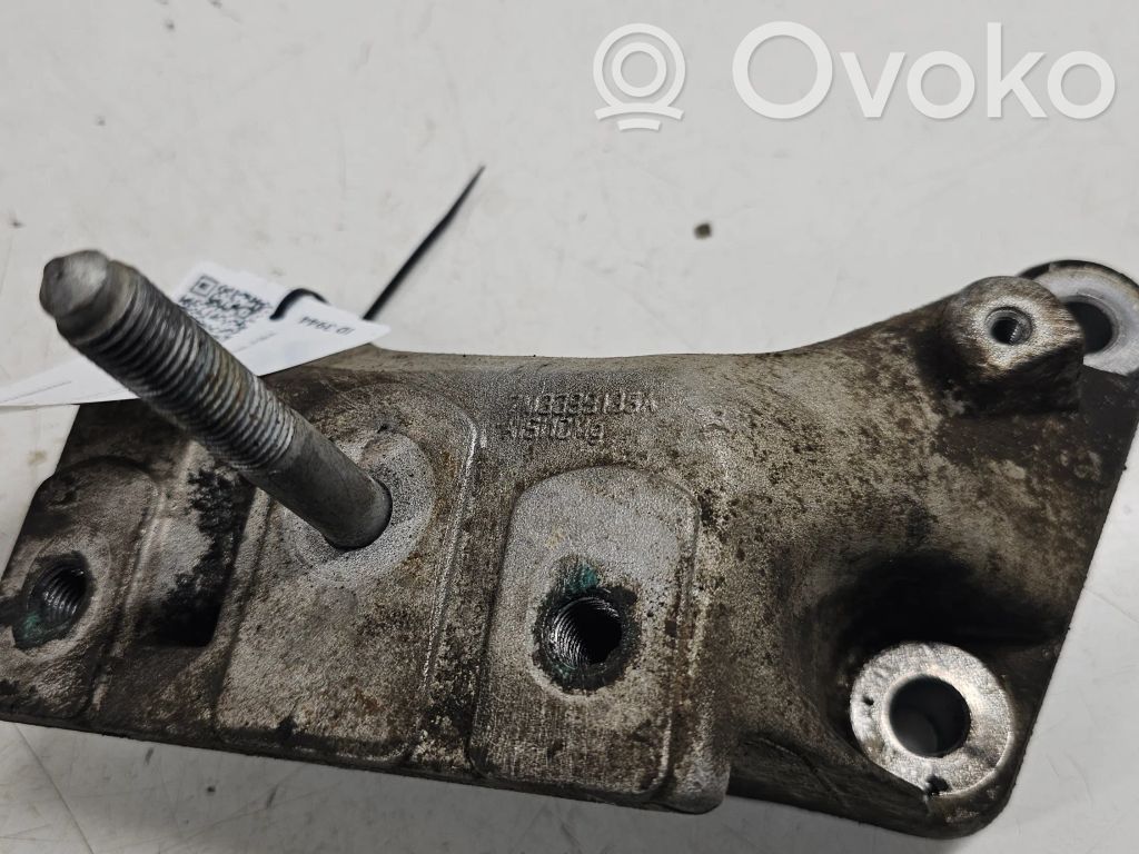 Ford Galaxy Gearbox mounting bracket 