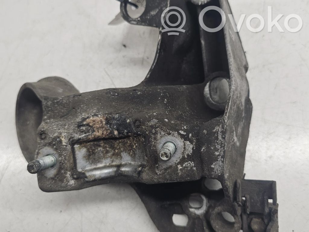 Audi A4 S4 B6 8E 8H Engine mounting bracket 