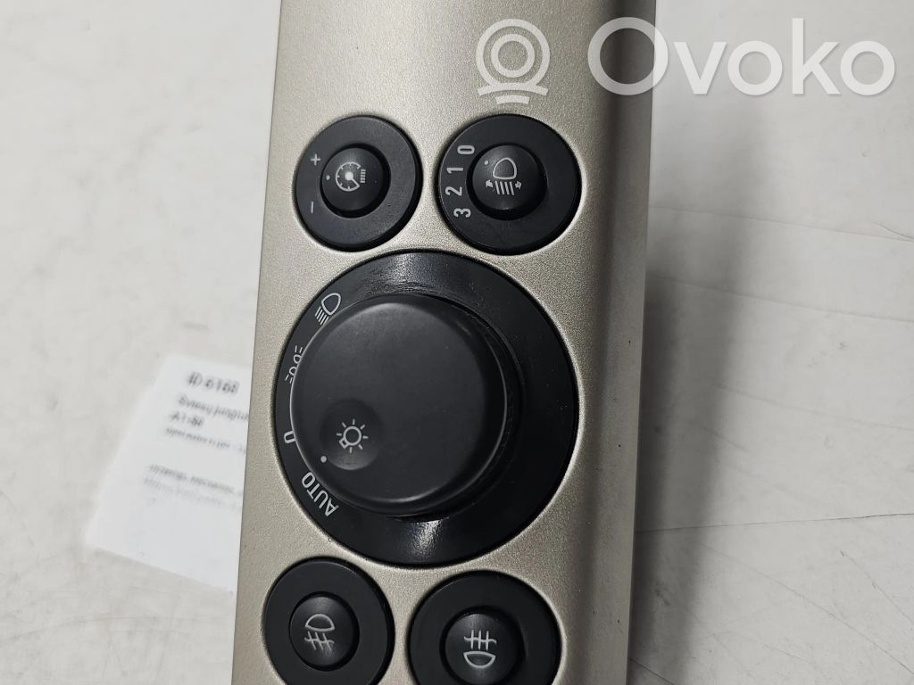 Opel Astra H Light switch 