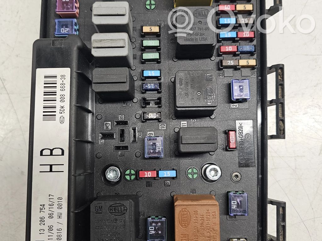 Opel Astra H Fuse module 