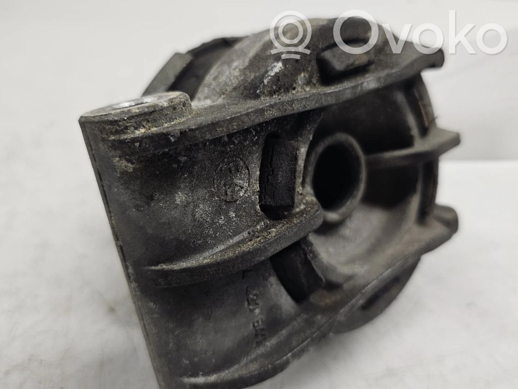 Engine mount bracket   24427641