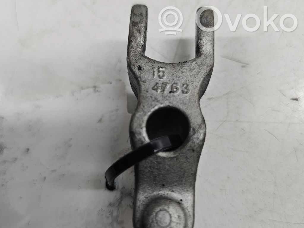 Opel Astra H Abrazadera del inyector de combustible 