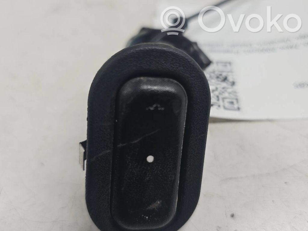 Opel Zafira A Electric window control switch 