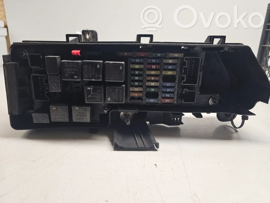 Volvo V70 Fuse module 