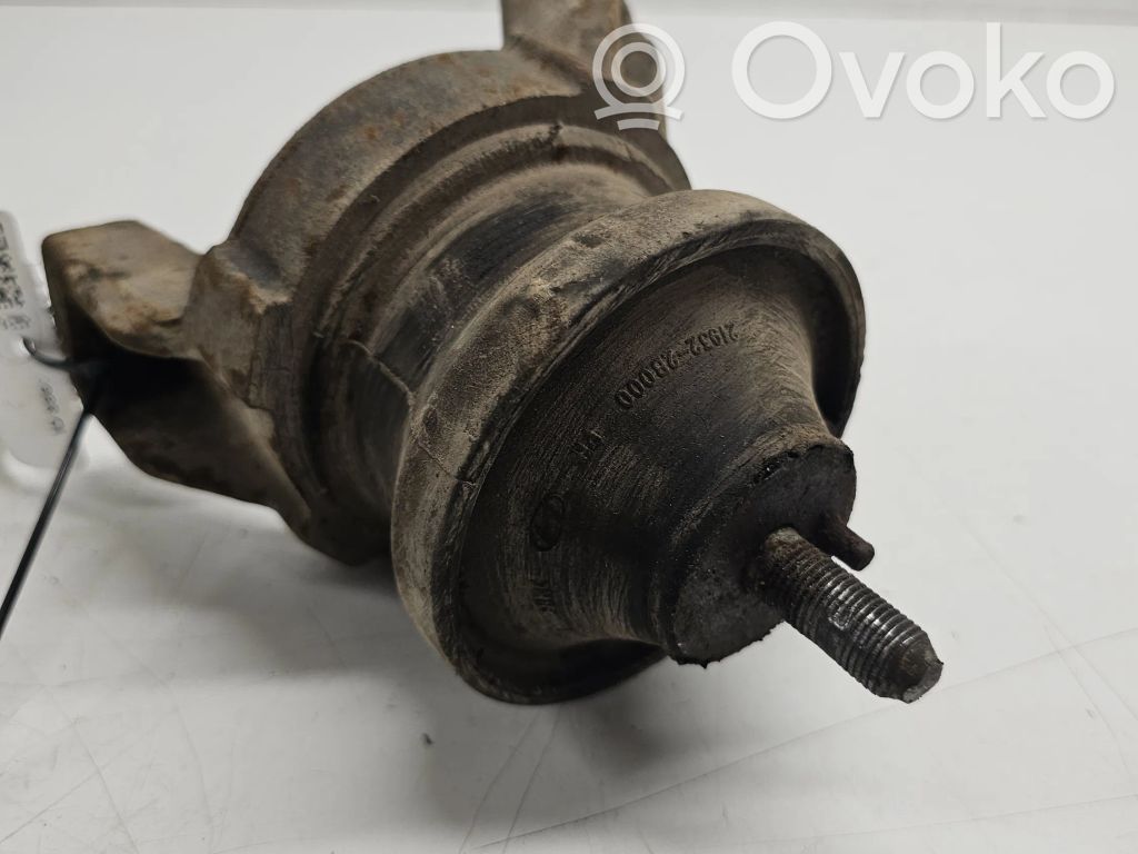 Hyundai Santa Fe Engine mount bracket 