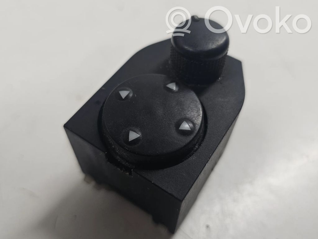 Audi A8 S8 D2 4D Wing mirror switch 