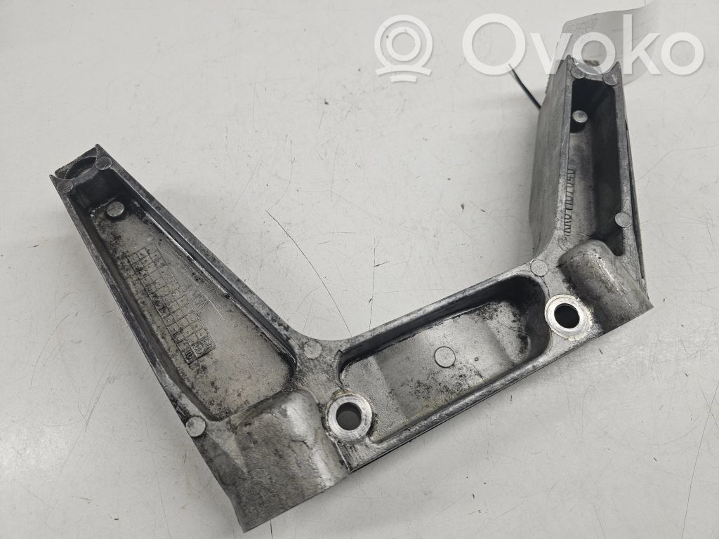 Land Rover Freelander Engine mounting bracket 