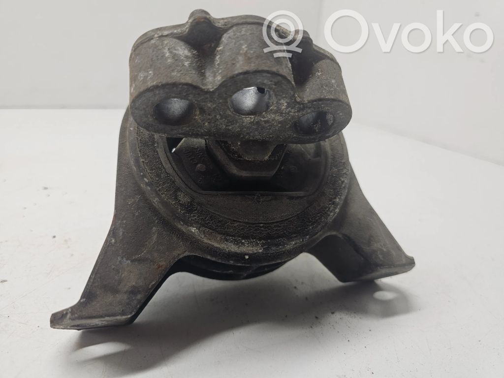 Opel Zafira A Engine mount bracket 