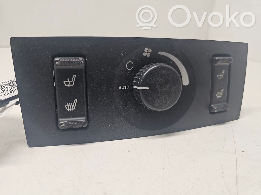 Chrysler Pacifica Seat heating switch 