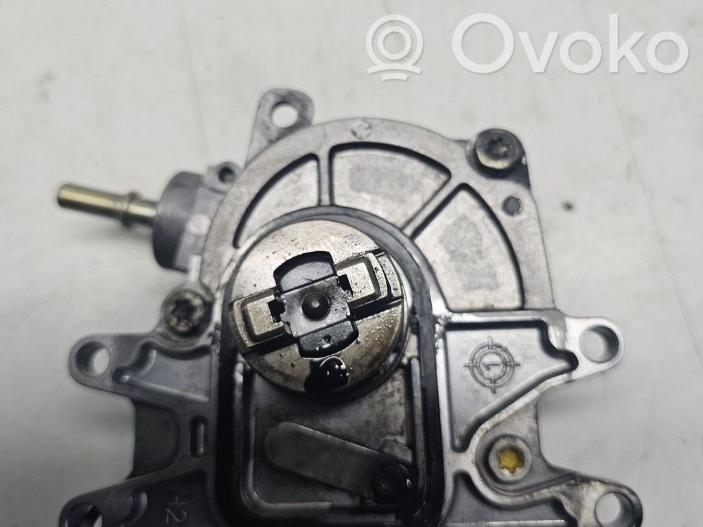 Opel Vectra C Vacuum pump 