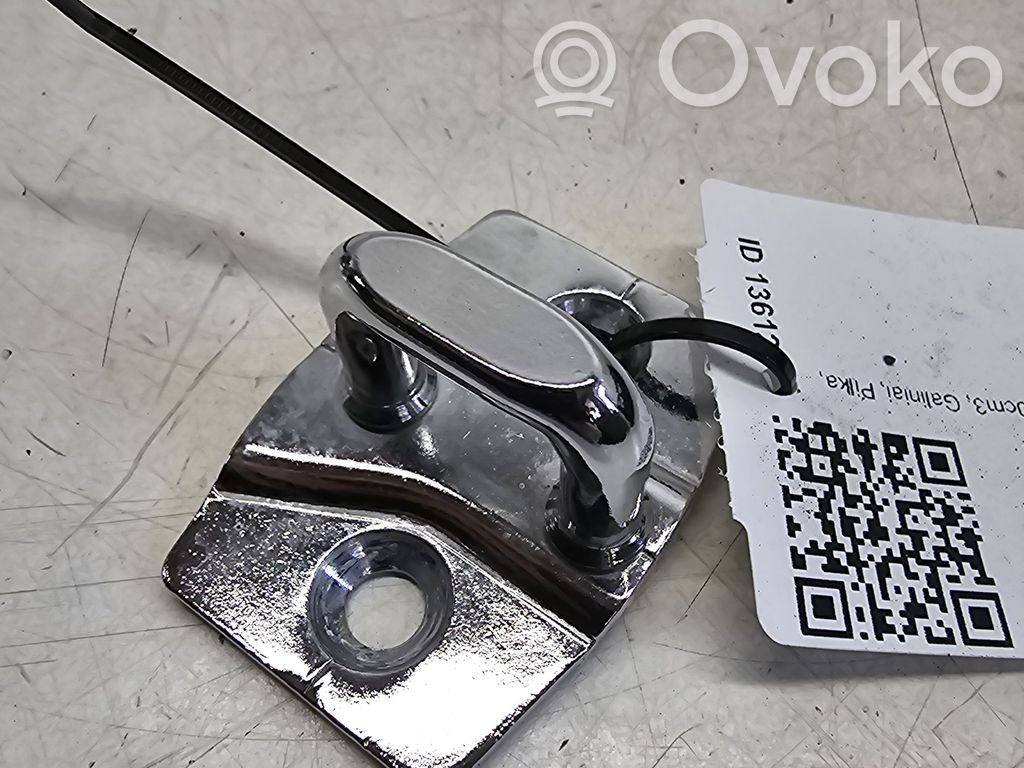 BMW 5 E60 E61 Rear door lock loop/hook striker 