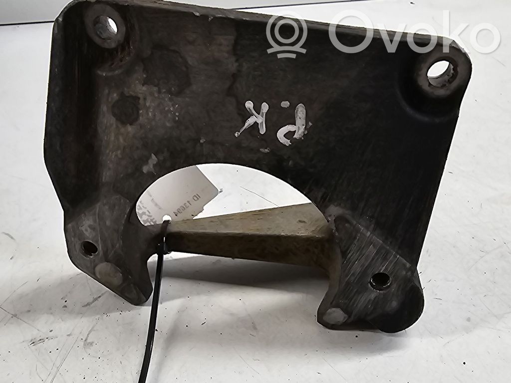 BMW 5 E60 E61 Engine mounting bracket 