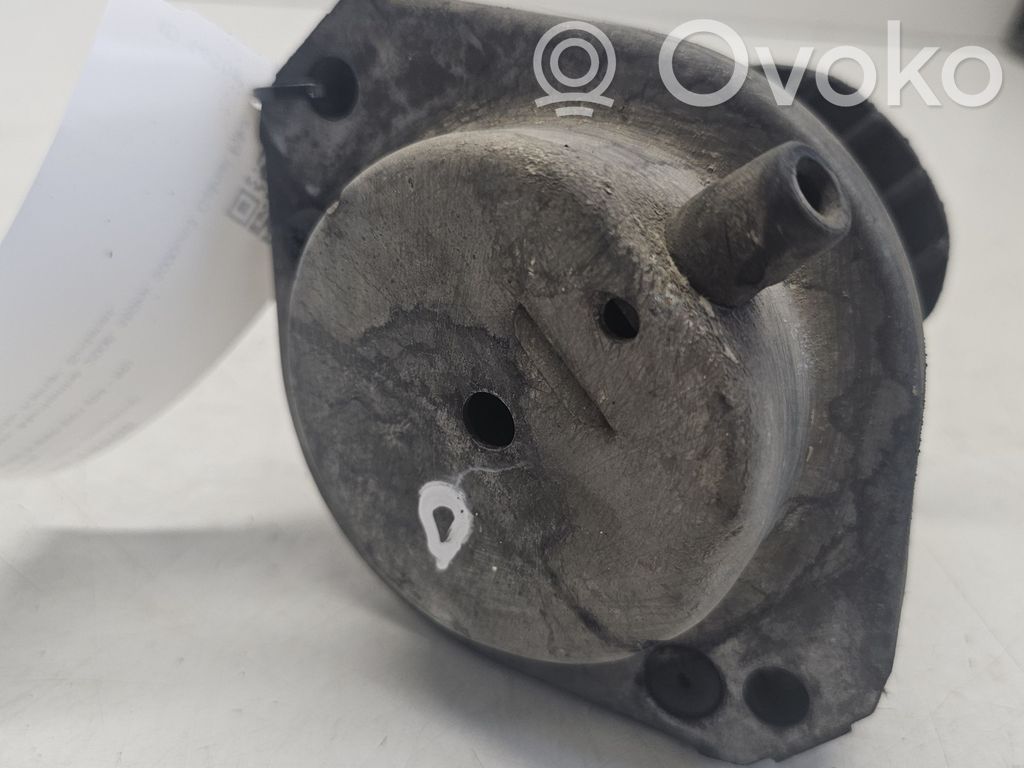 BMW 5 E60 E61 Engine mount bracket 