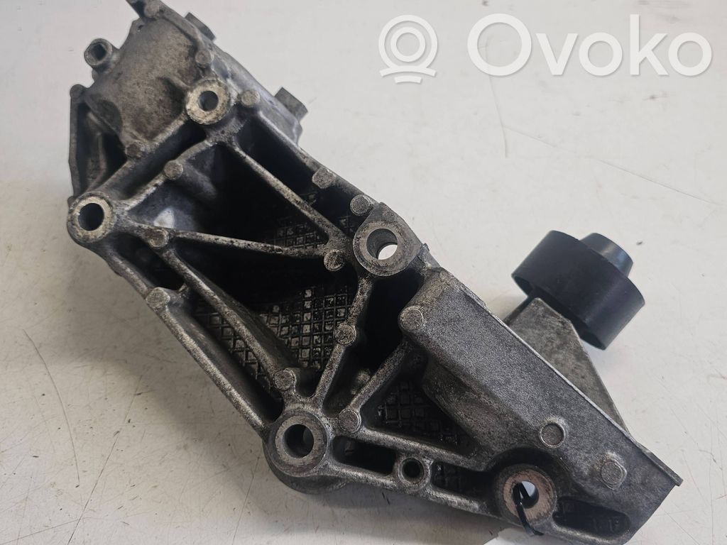 Renault Trafic II (X83) Generator/alternator bracket 