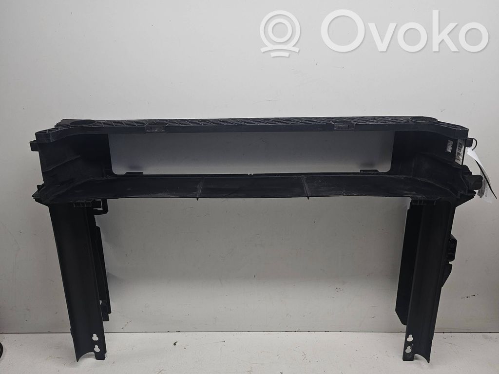 BMW 5 E60 E61 Radiatoru paneļa apakšējā daļa (televizora) 