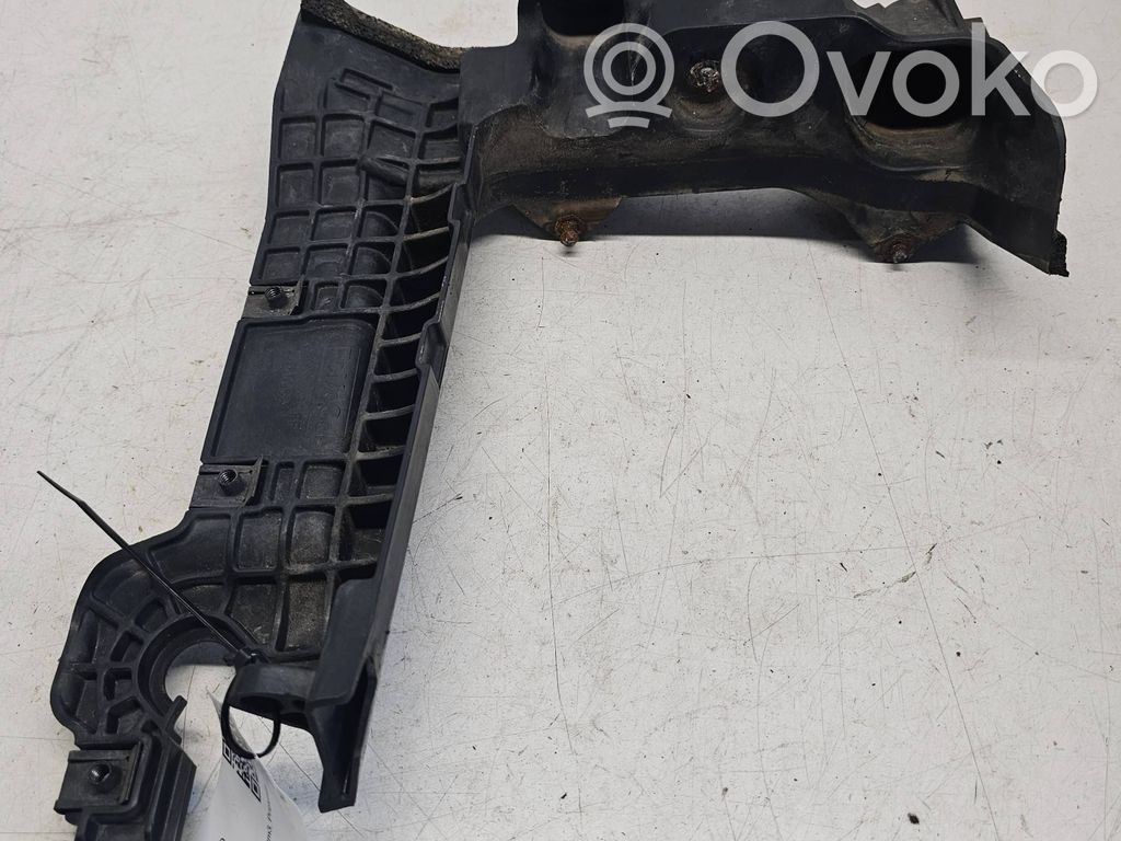 Volvo V70 Uchwyt / Mocowanie zderzaka przedniego 