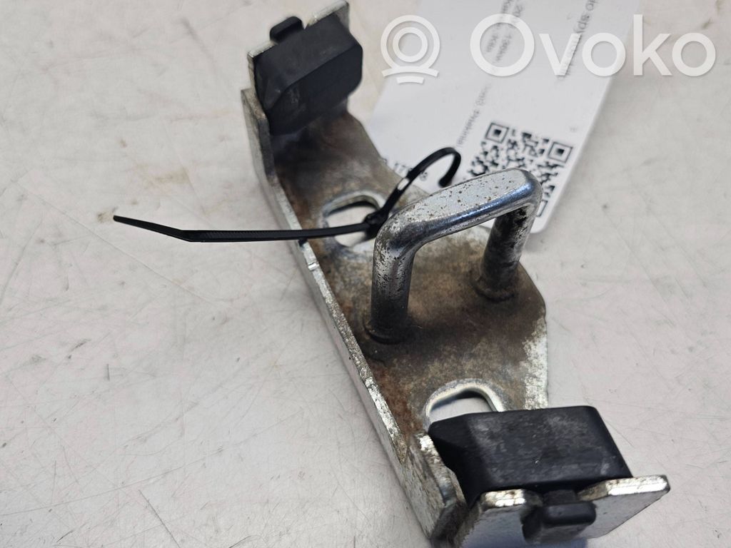 Volvo V70 Pętla blokady tylnej pokrywy 