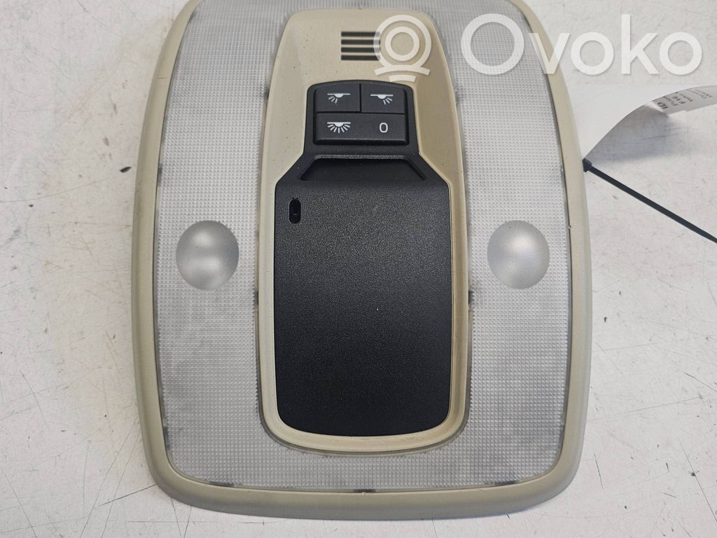 Volvo V70 Etuistuimen valo 