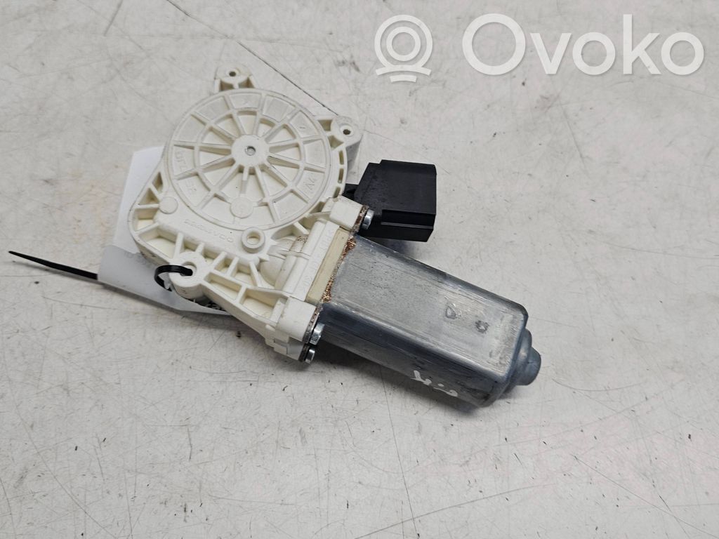 BMW 5 E60 E61 Front door window regulator motor 