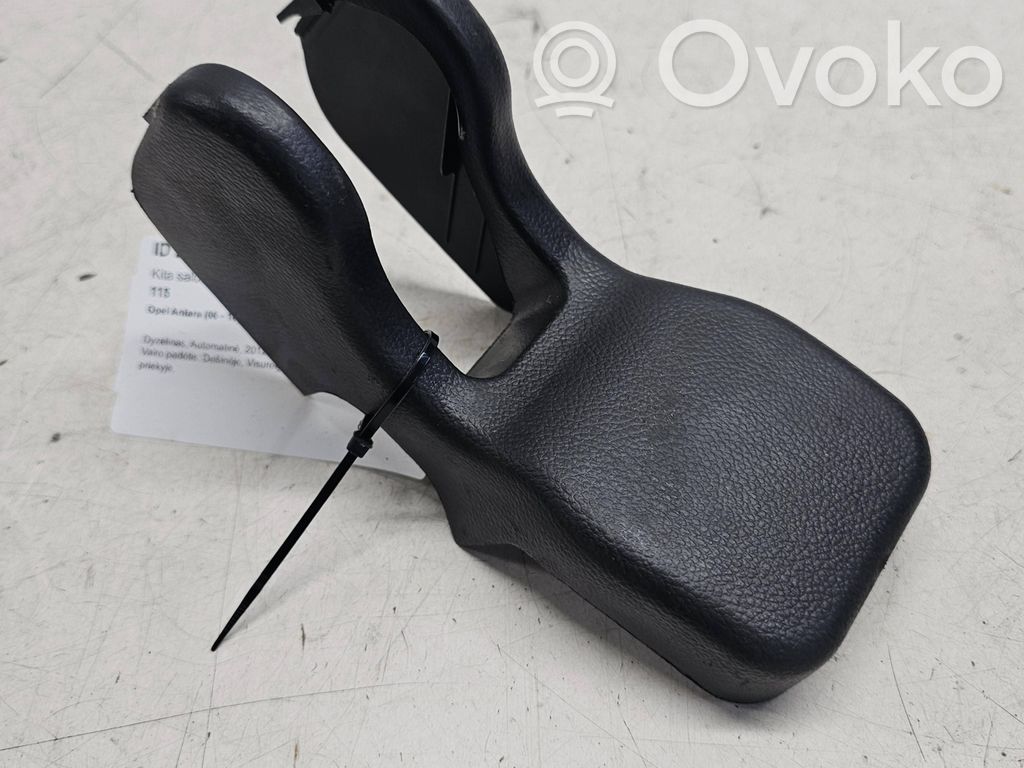 Opel Antara Inne części wnętrza samochodu 