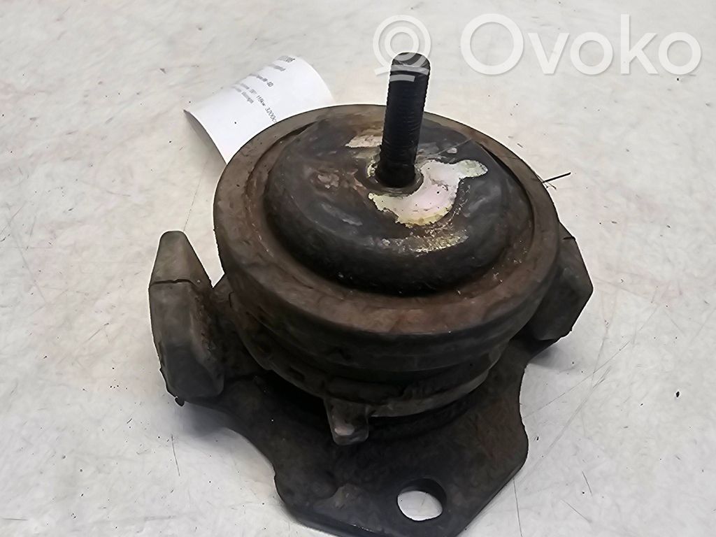 Mitsubishi Pajero Engine mount bracket 