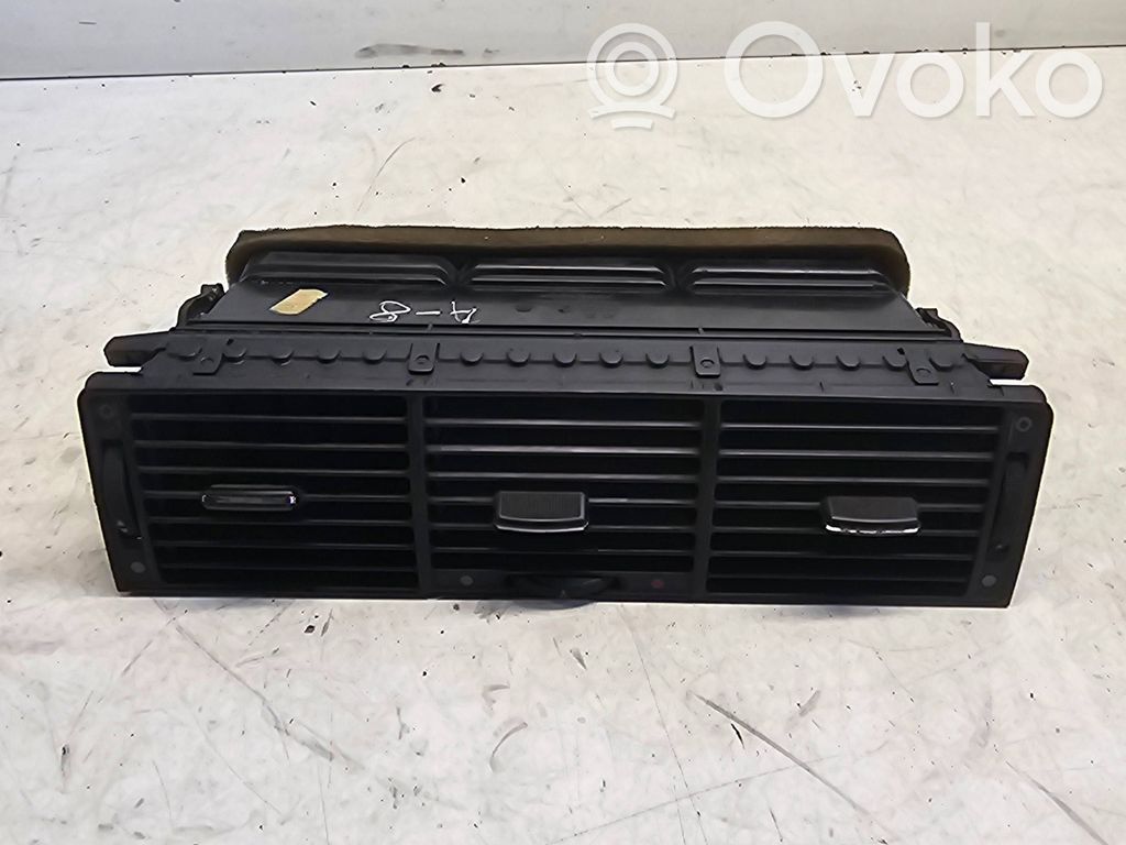 Audi A8 S8 D2 4D Rejilla de ventilación central del panel 
