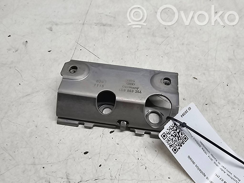 Audi A6 C7 Kita bagažinės apdailos detalė 
