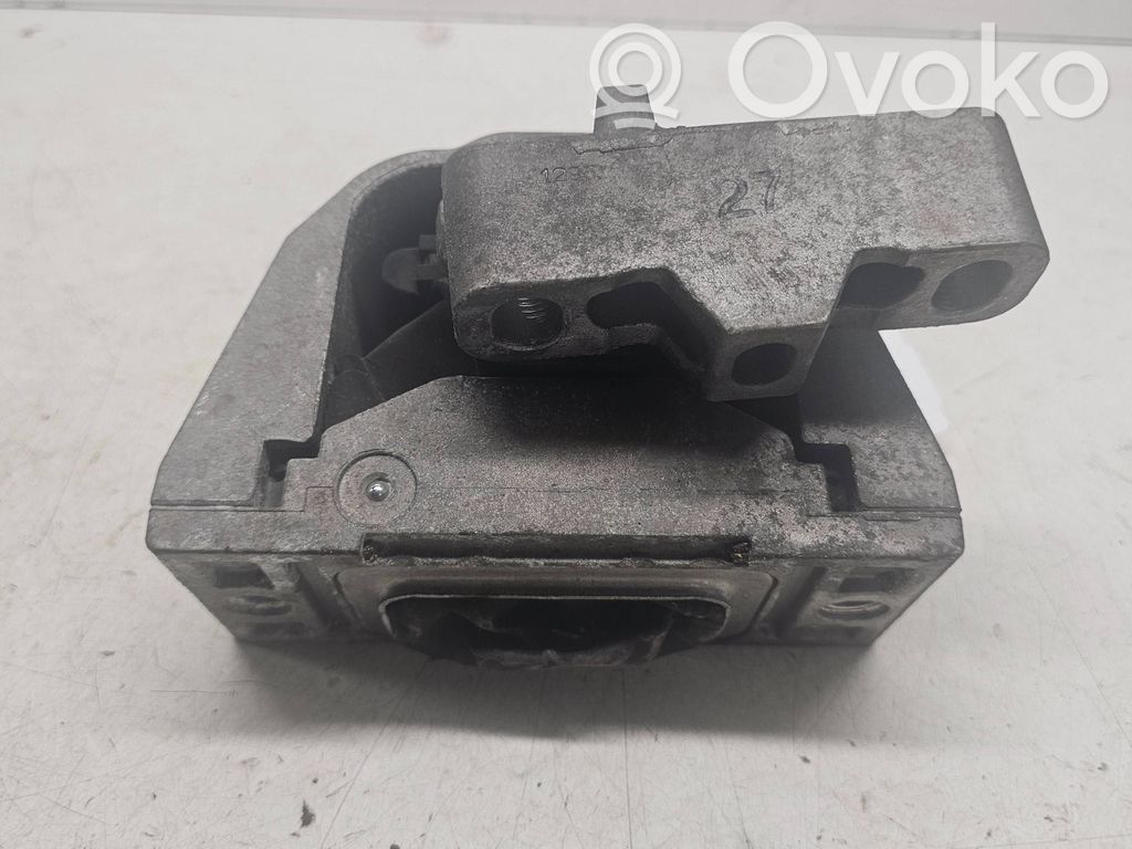 Volkswagen Golf IV Engine mount bracket 