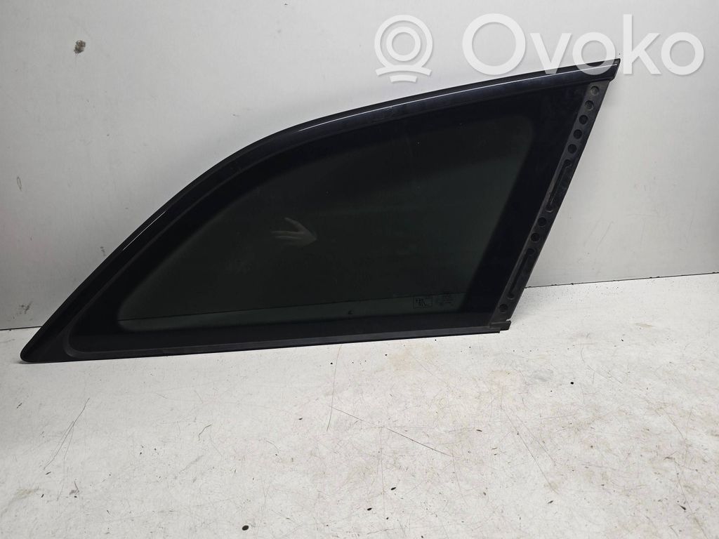 Vidrio lateral trasero