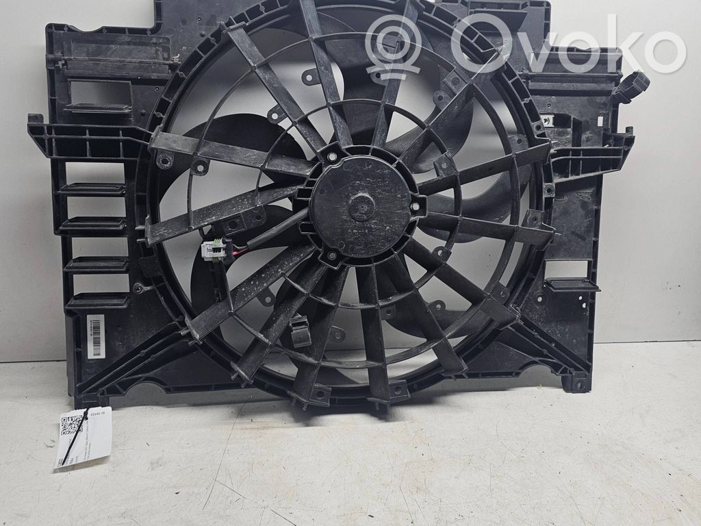 Jaguar XE Elektrinis radiatorių ventiliatorius 
