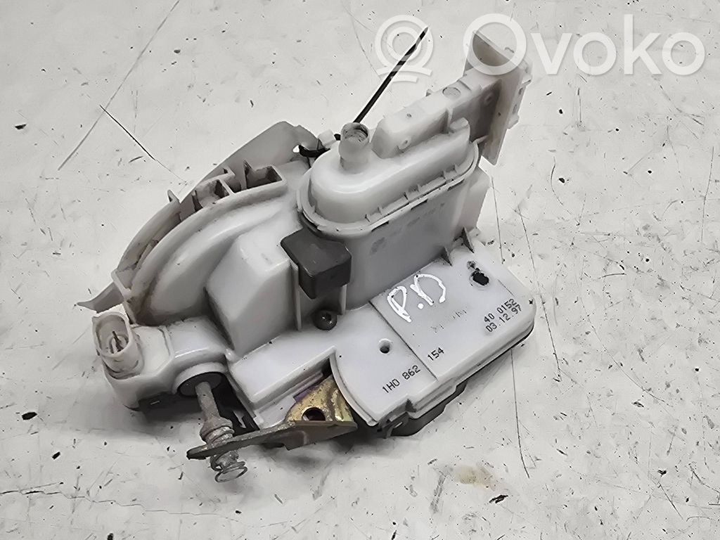 Volkswagen Golf III Zamek drzwi przednich 