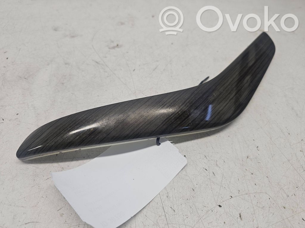 Otros repuestos del interior   7M518V41