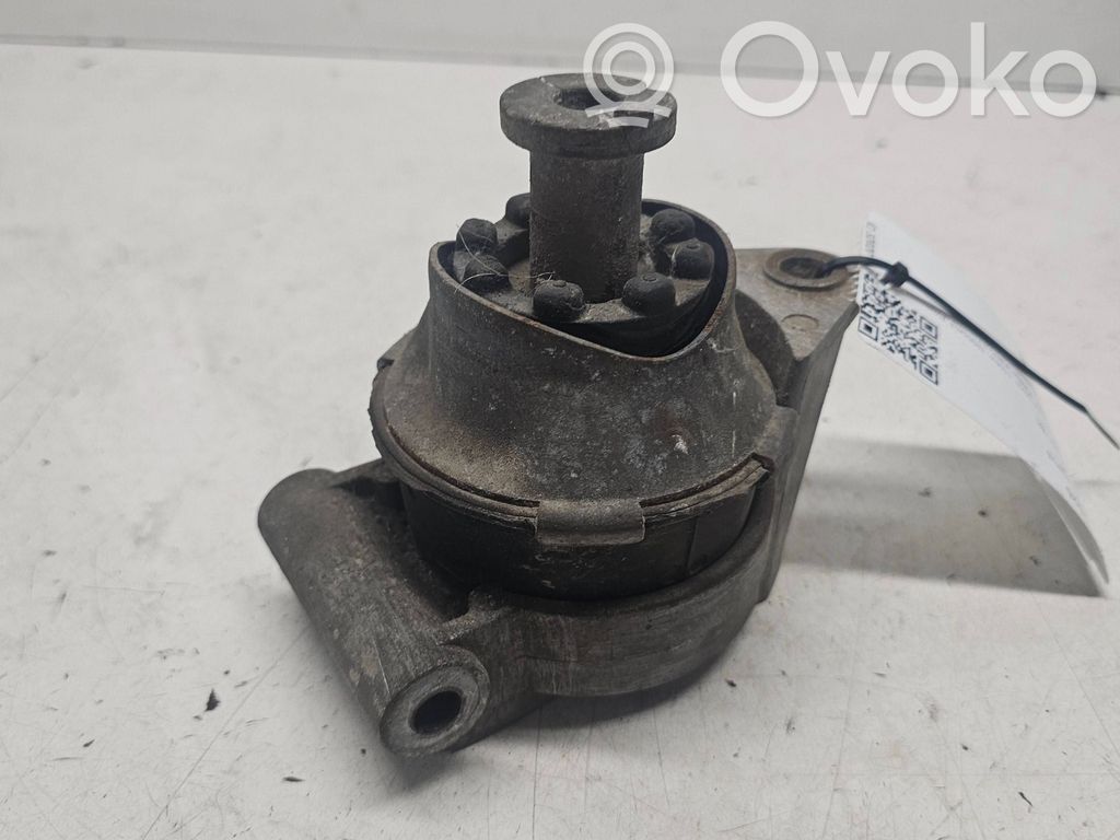 Opel Astra H Engine mount bracket 