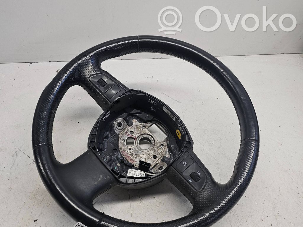 Audi Q7 4L Ohjauspyörä 