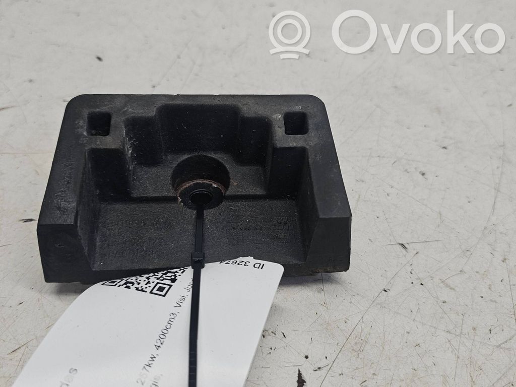 Jacking socket point   7L8804123