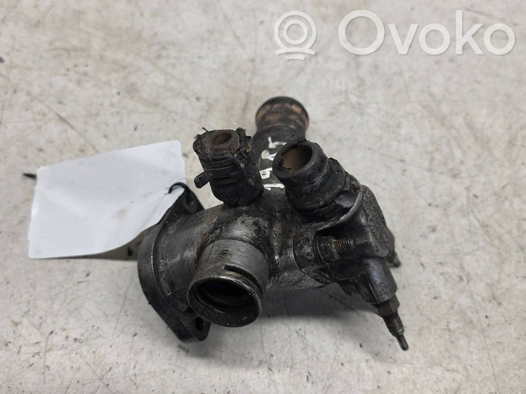 Audi A4 S4 B5 8D Moottorin vesijäähdytyksen putki/letku 