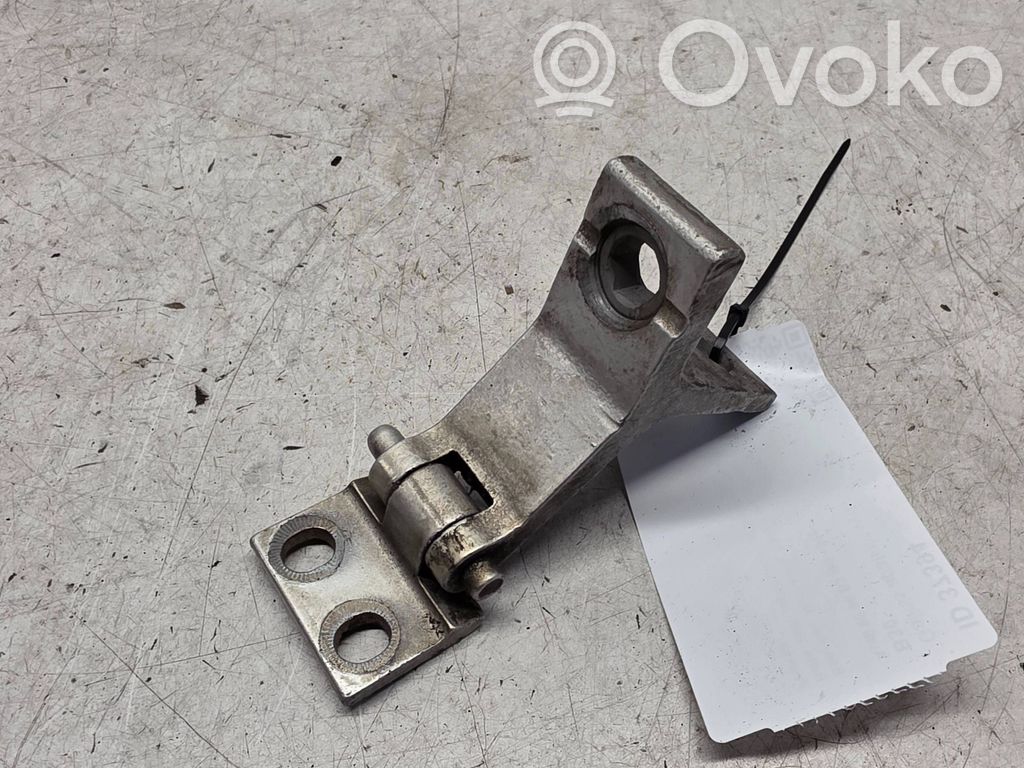 Audi 80 90 B3 Rear door lower hinge 