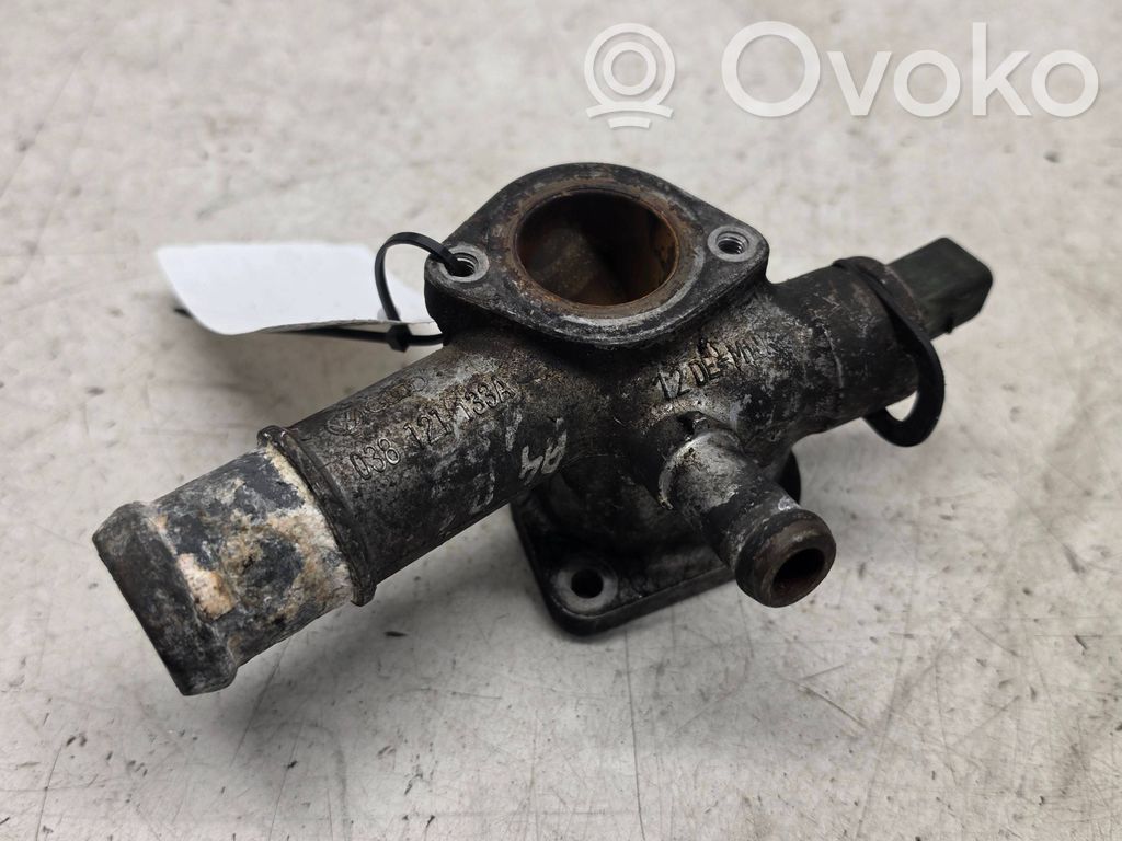 Audi A4 S4 B5 8D Moottorin vesijäähdytyksen putki/letku 