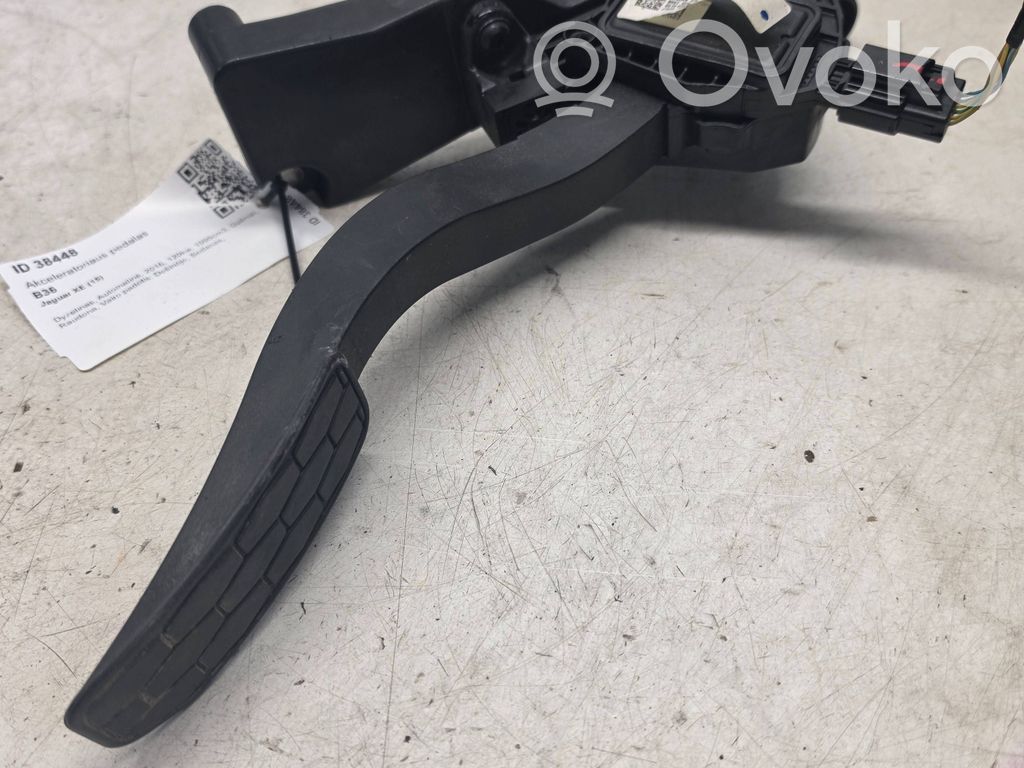 Jaguar XE Akceleratoriaus pedalas 