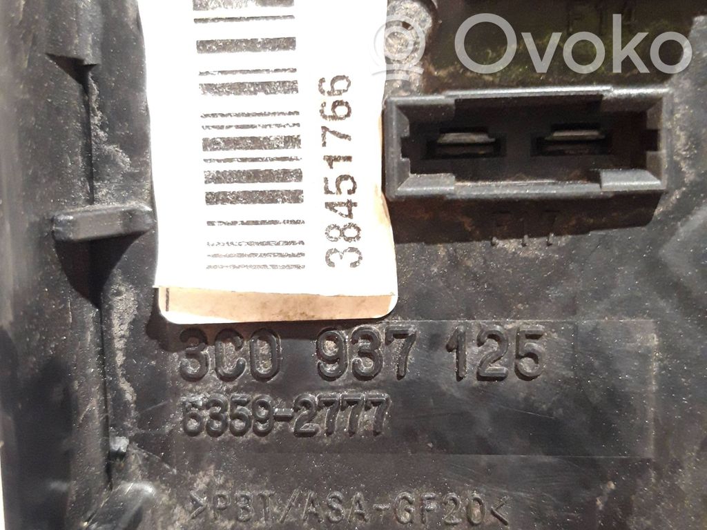 Volkswagen PASSAT B6 Fuse module 