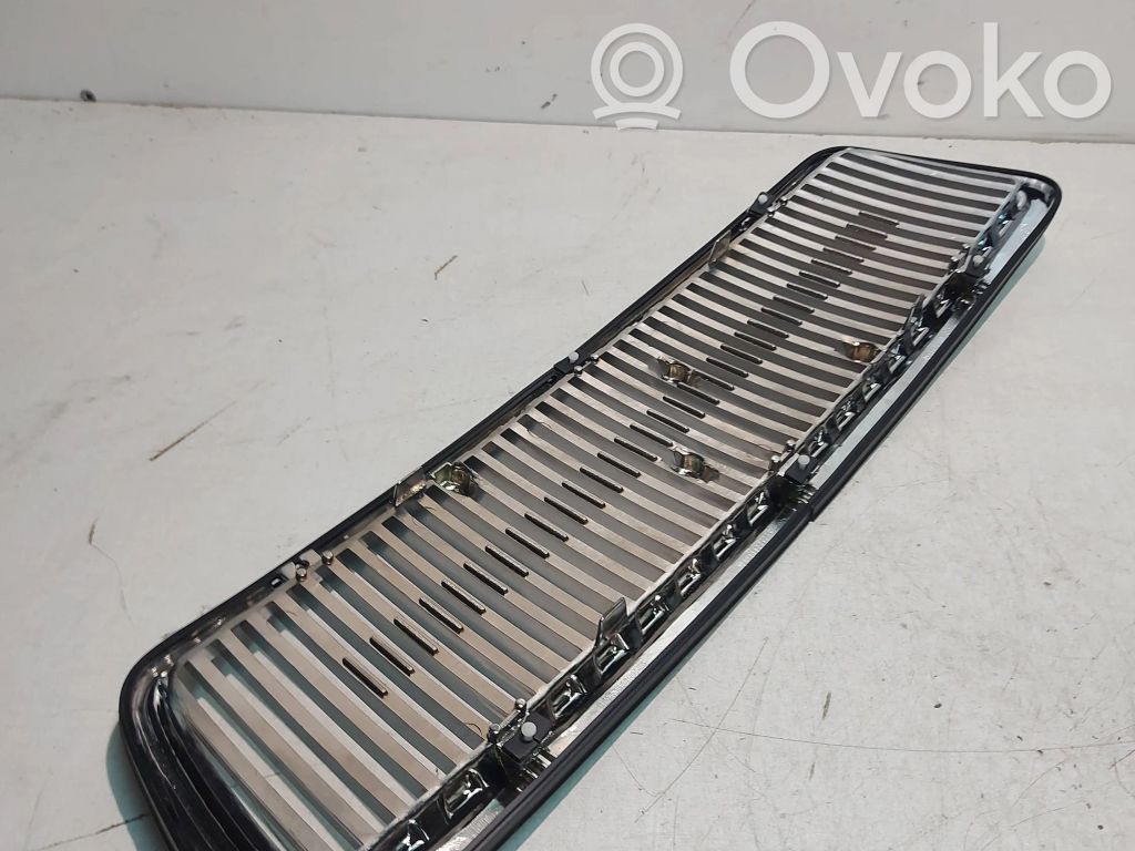 Volvo V70 Maskownica / Grill / Atrapa górna chłodnicy 