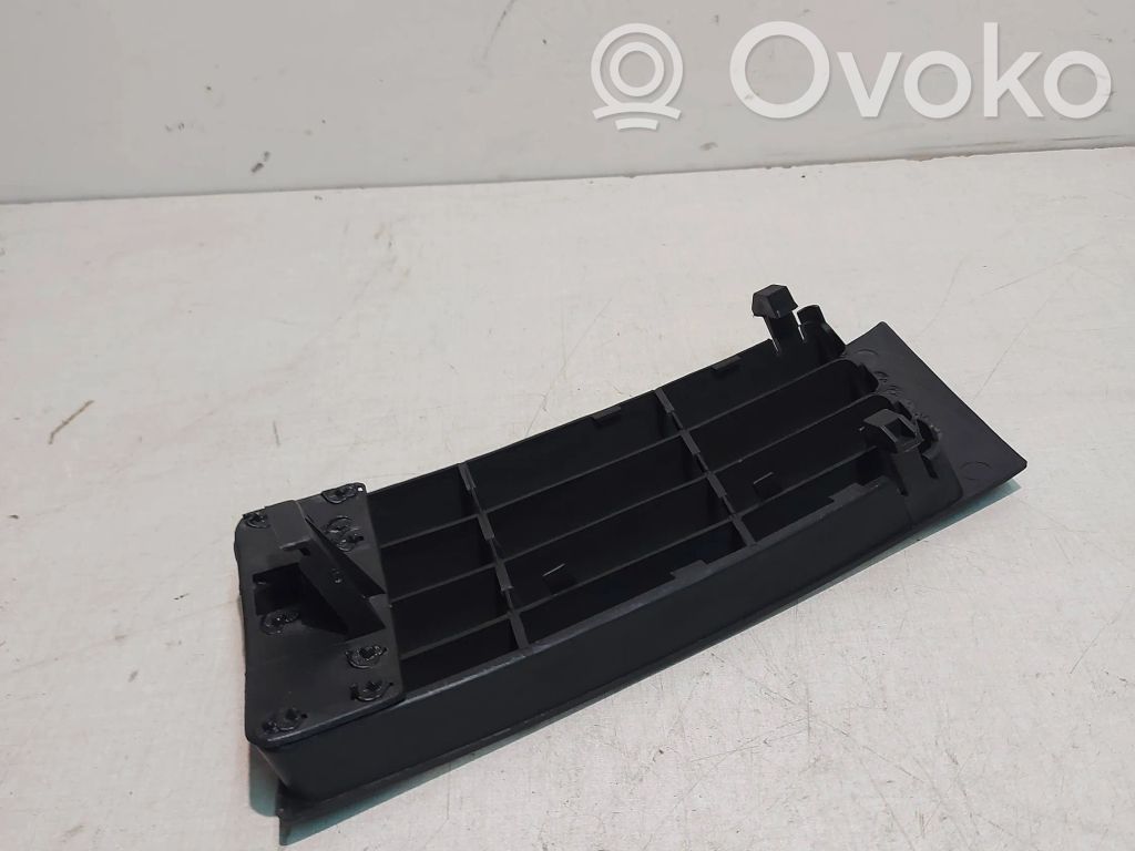 Audi A4 S4 B5 8D Rejilla inferior del parachoques delantero 