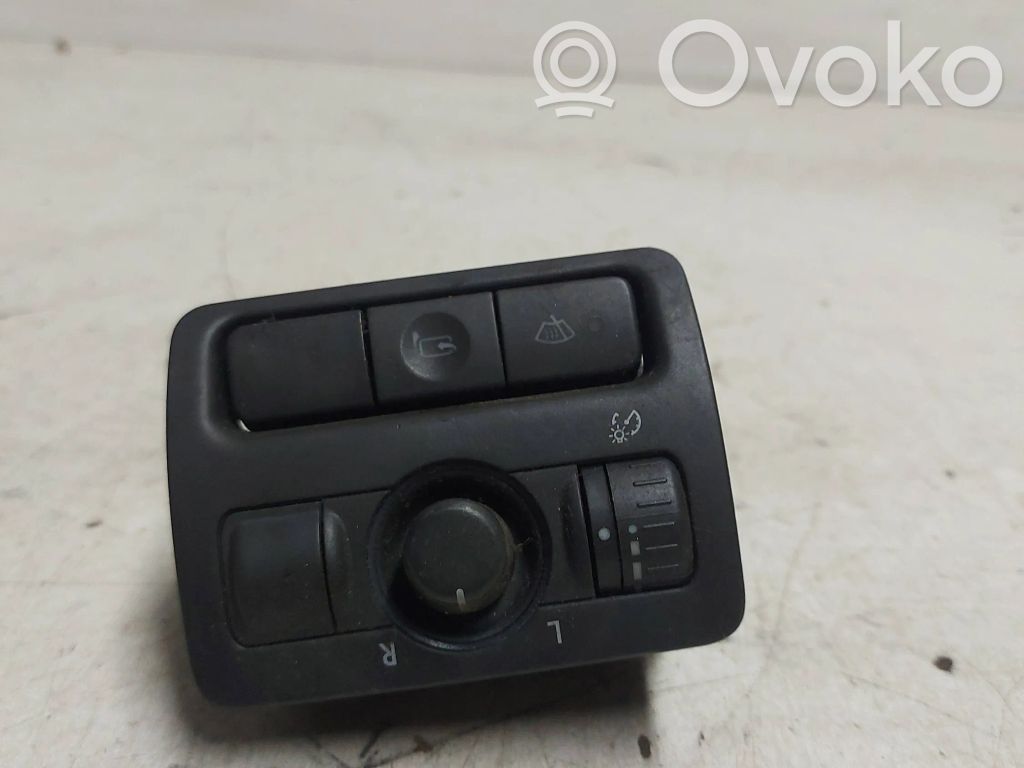 Subaru Legacy Wing mirror switch 