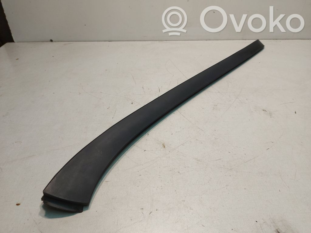Windshield trim   5P0854320B,AR310180,961291
