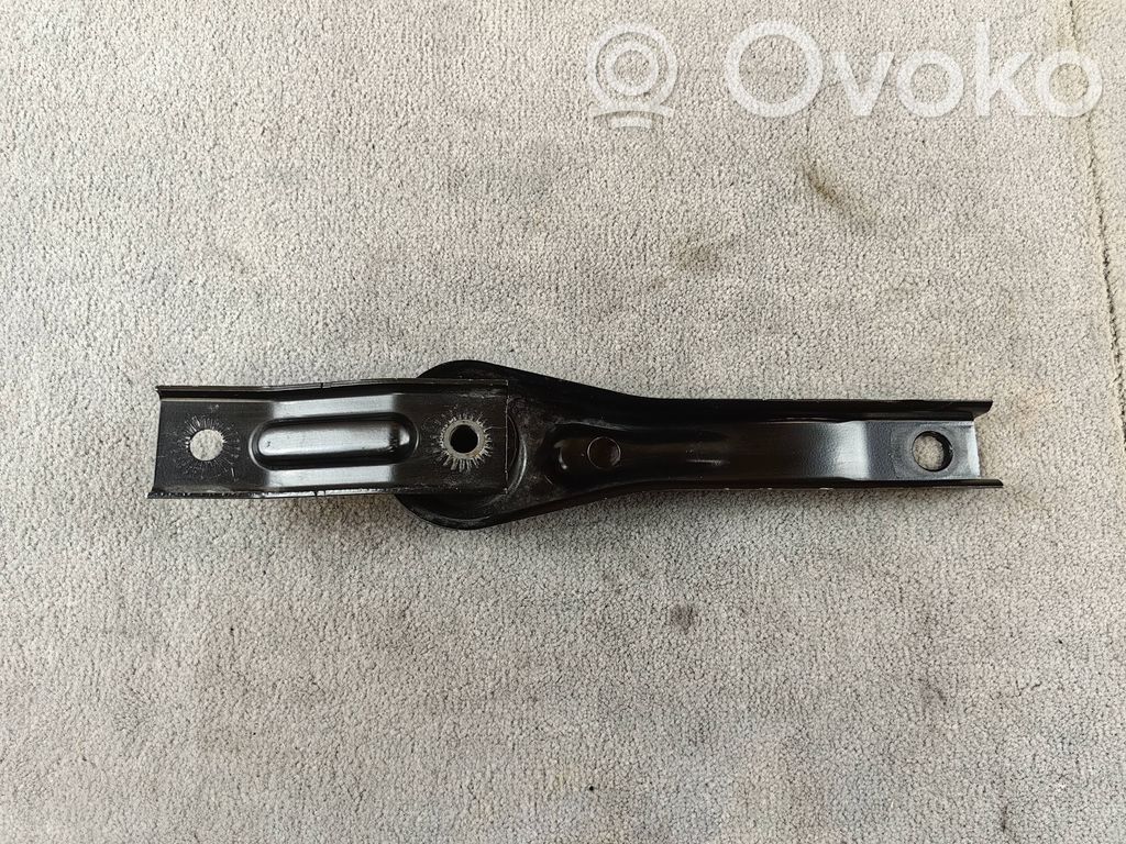 Volkswagen Tiguan Gearbox mount 