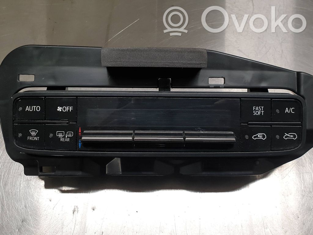 Toyota Auris E180 Climate control unit 