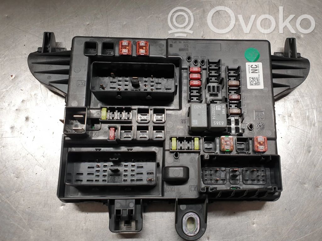Opel Insignia A Fuse module 