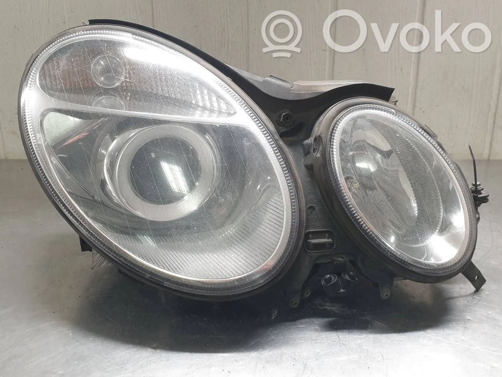 Mercedes-Benz E W211 Lampa przednia 