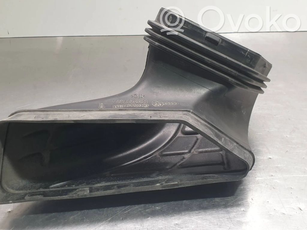 Część rury dolotu powietrza   8R0129739A